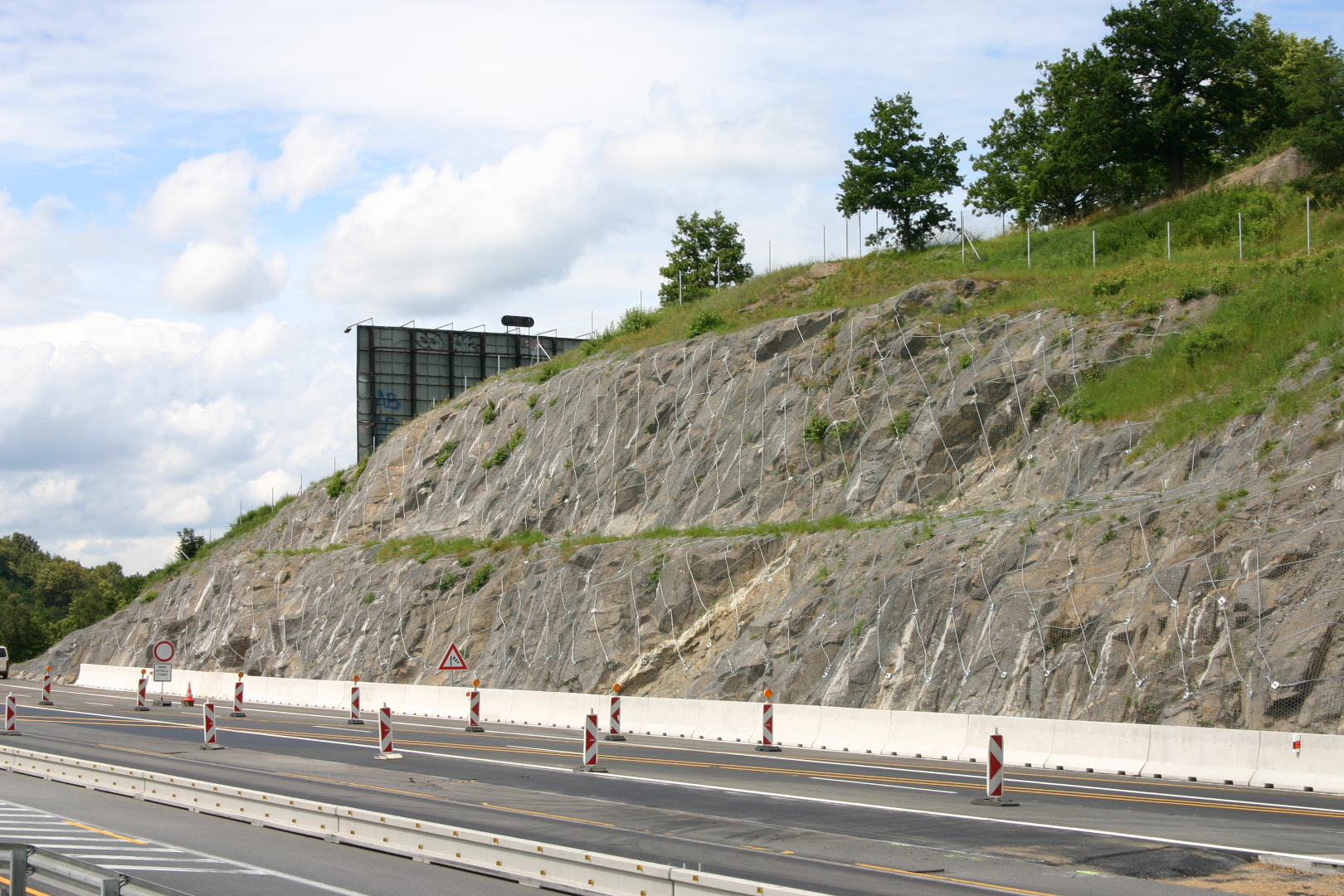 Dálnice D1 – sanace skalních zářezů v rámci modernizace D1 (úsek 19)    - Speciální obory činností