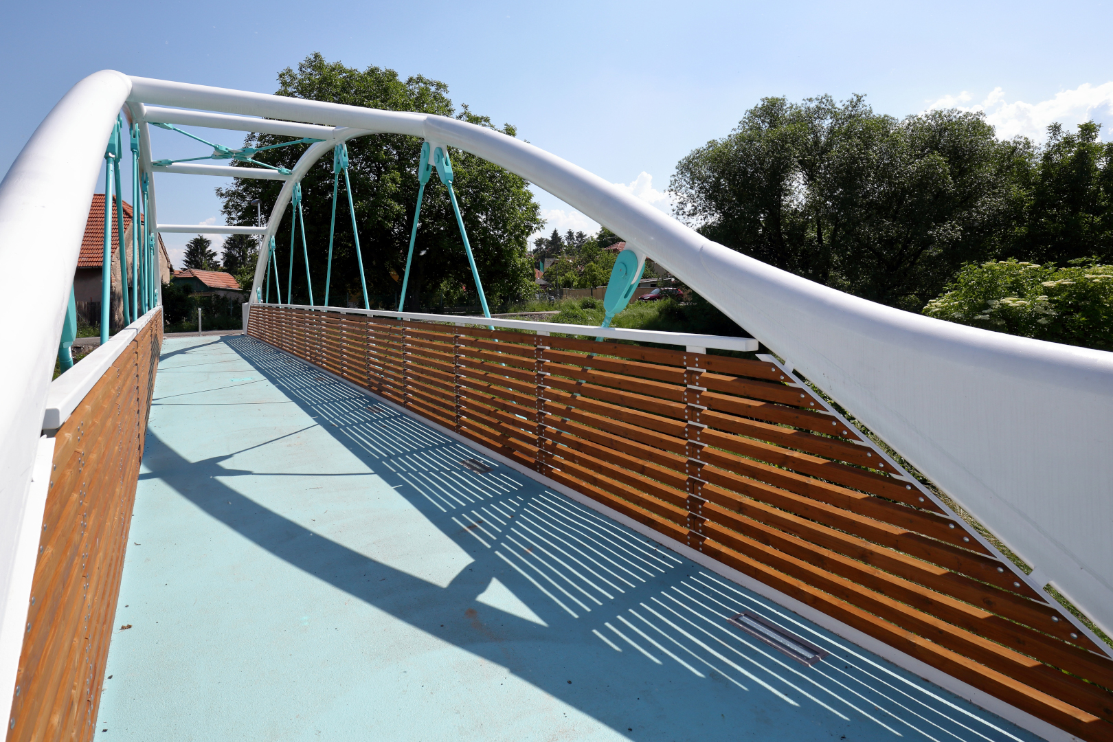 Radim – stavba lávky pro pěší a cyklisty přes řeku Výrovku - Stavby silnic a mostů