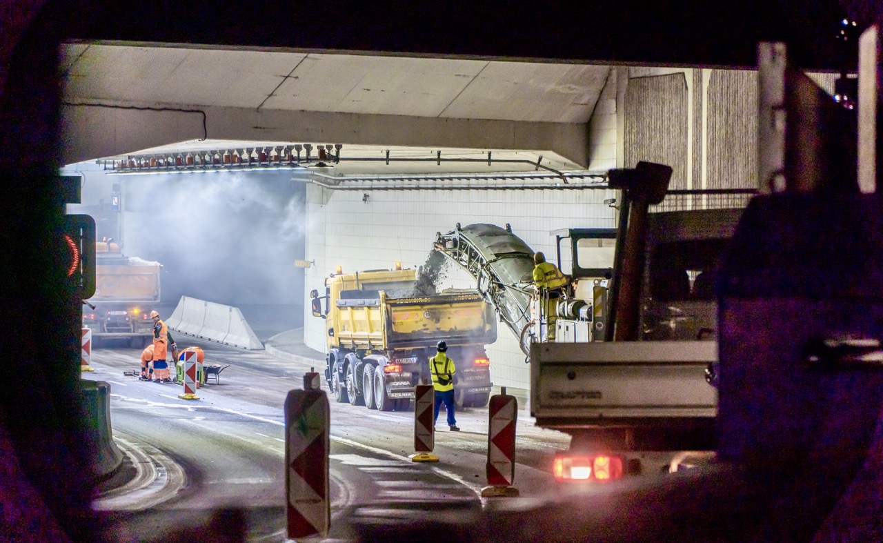 Praha 5 – Zlíchovský tunel, oprava vozovky - Stavby silnic a mostů