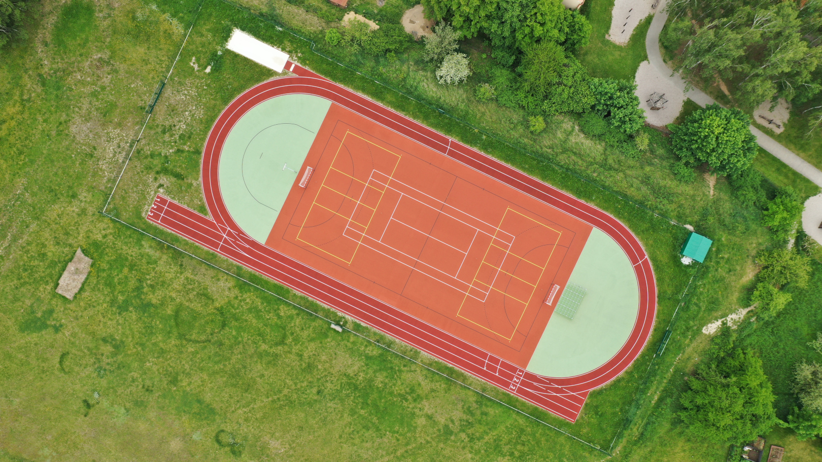 Rekonstrukce sportoviště ZŠ Radomyšl        - Inženýrské stavby