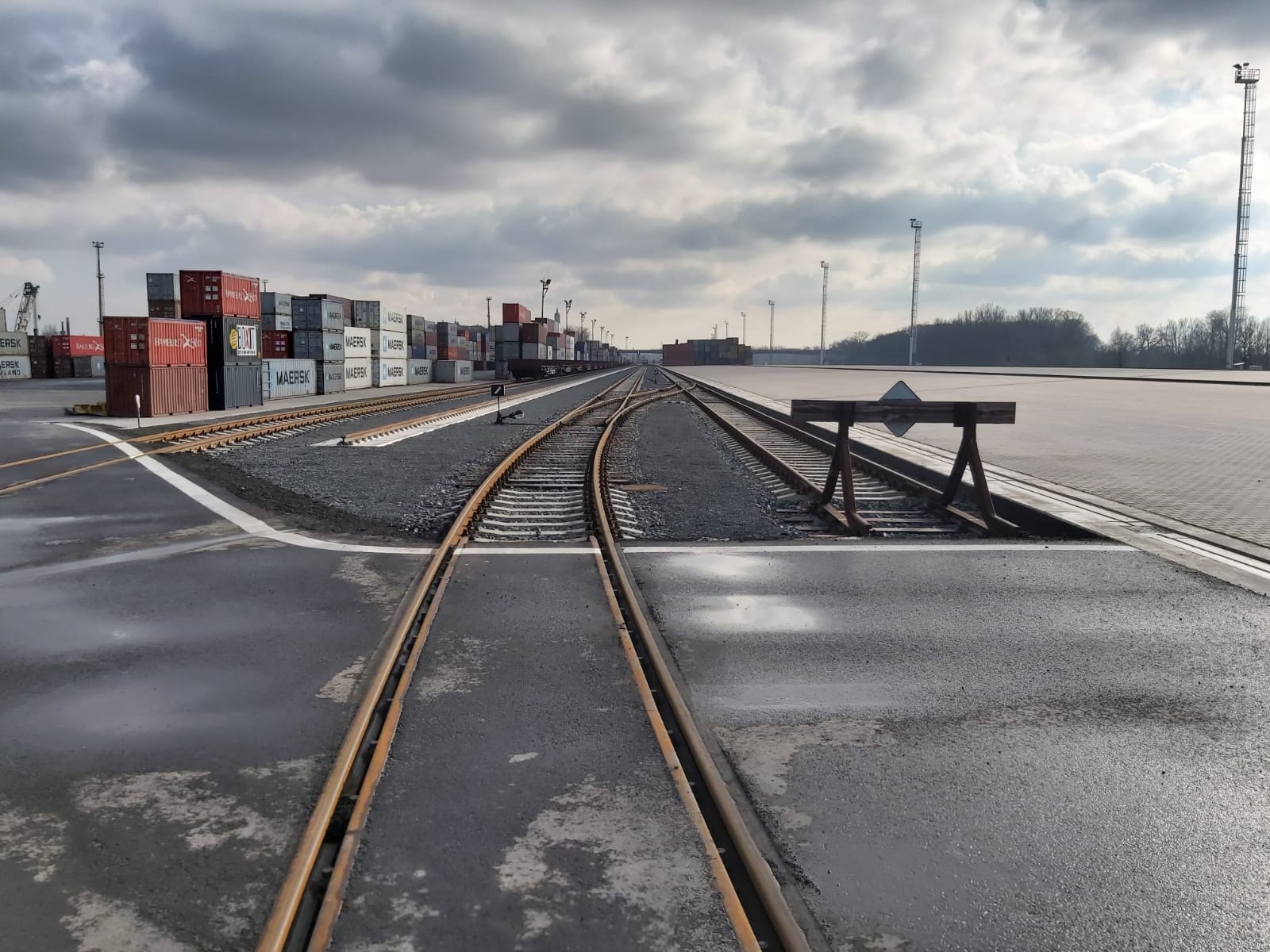  Ekologizace kontejnerového terminálu Mělník  - Stavby silnic a mostů