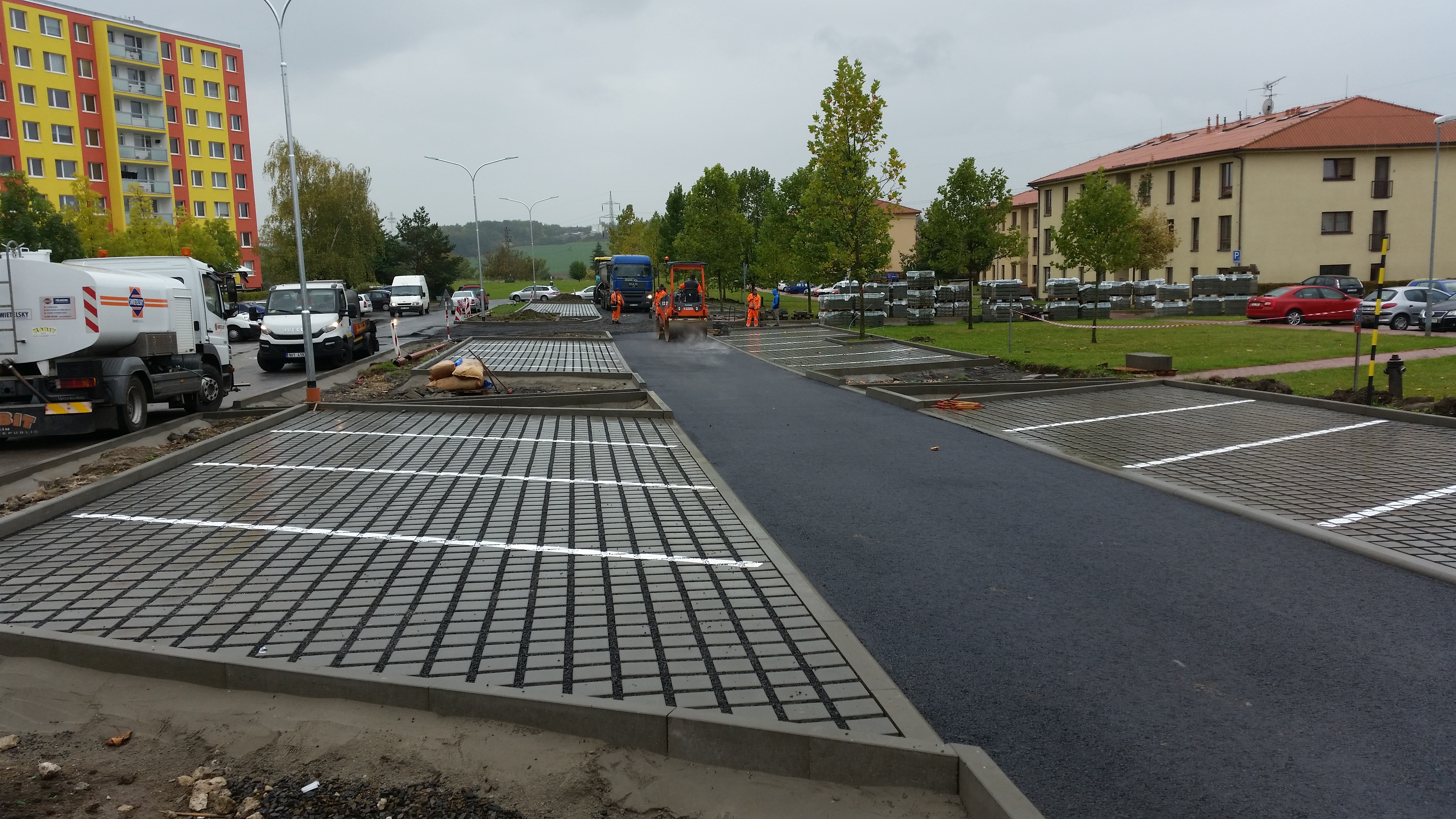 Roudnice nad Labem – výstavba parkovacích stání v ul. Neklanova–Okružní - Stavby silnic a mostů
