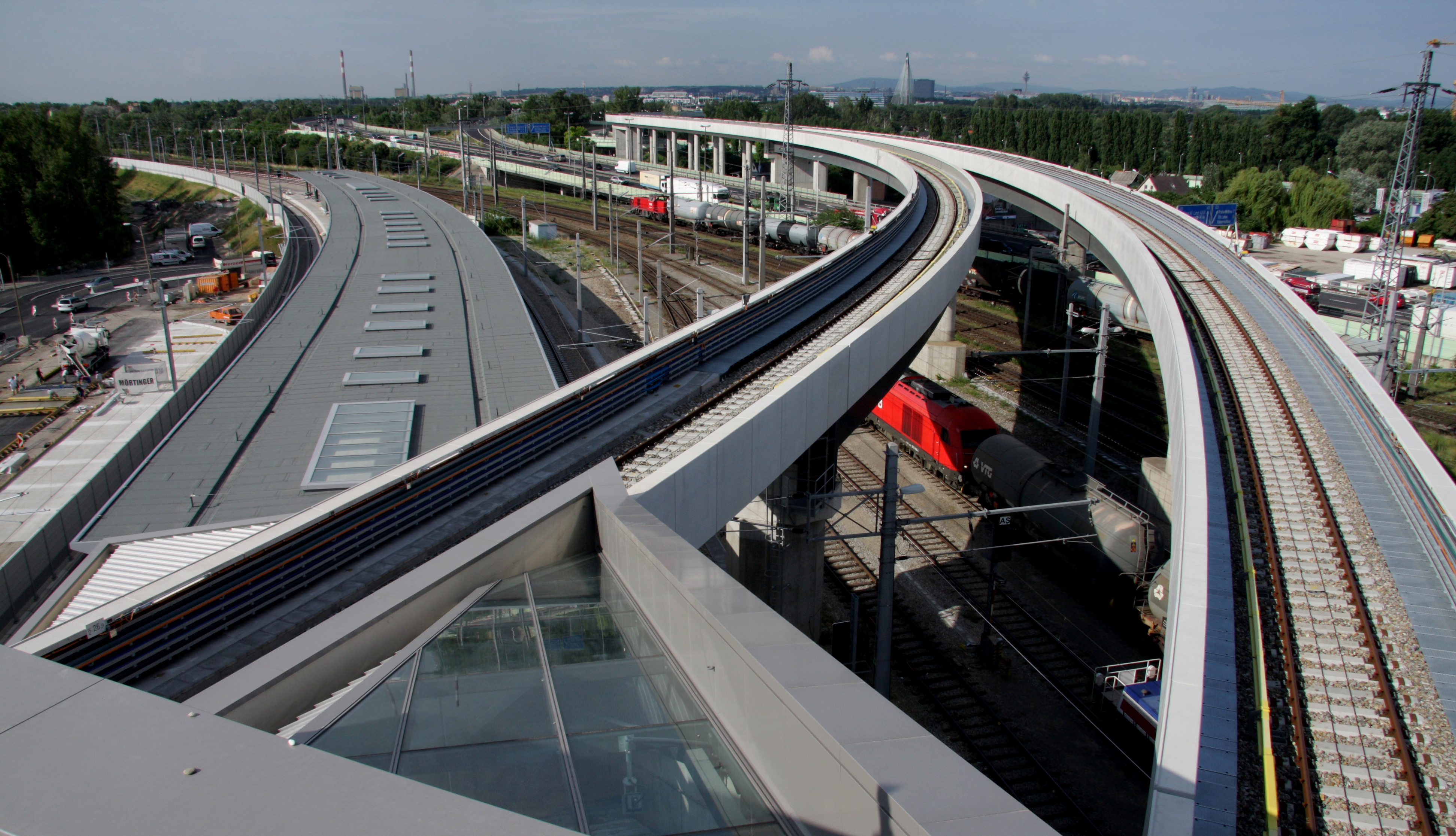 Wiener U-Bahnlinie 2, Baulos 8 - Stadlau - Stavby silnic a mostů