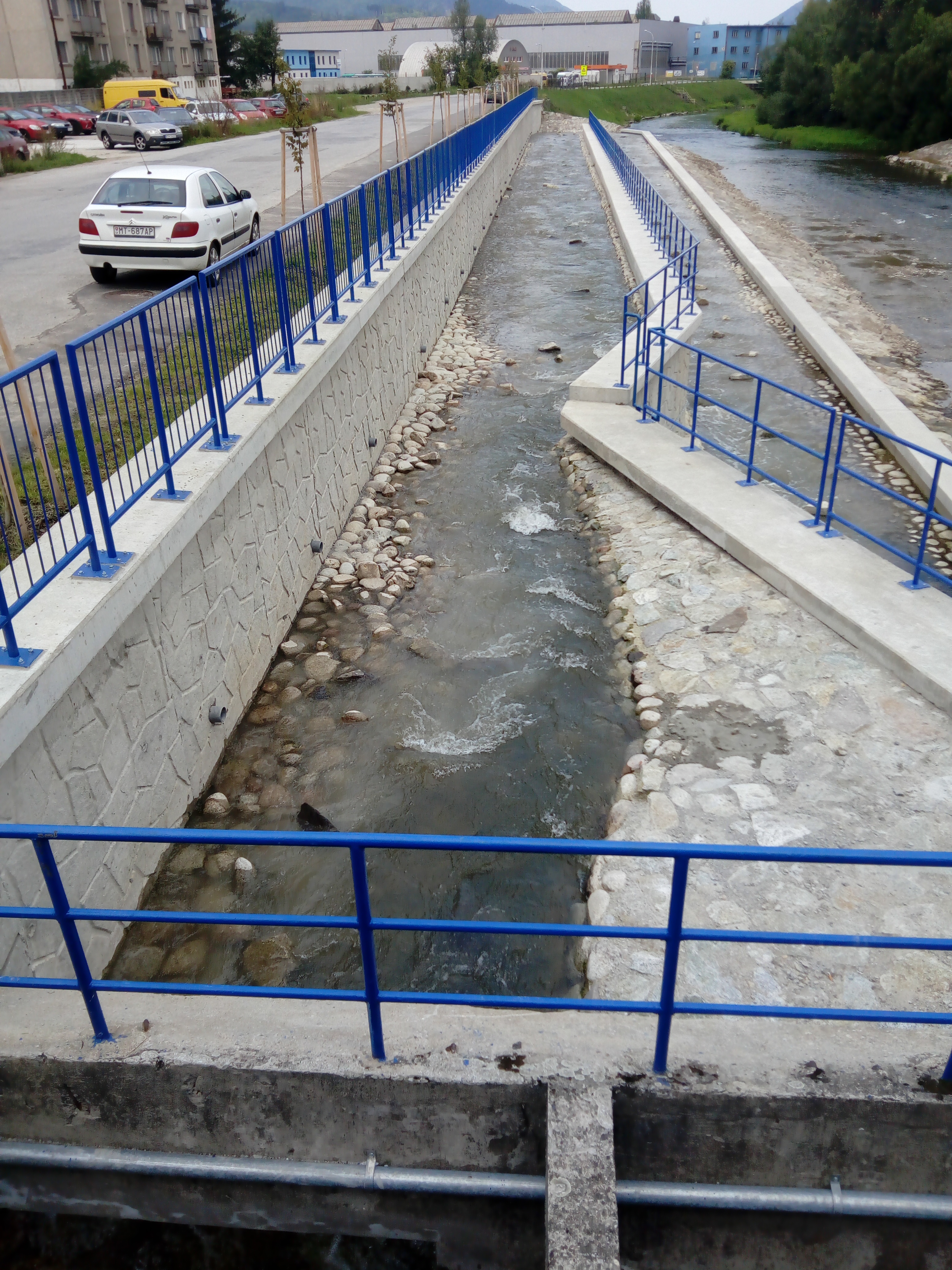 Odstraňovanie bariér vo vodnom toku Turiec, rkm 7,530; stavebné práce - Inženýrské stavby