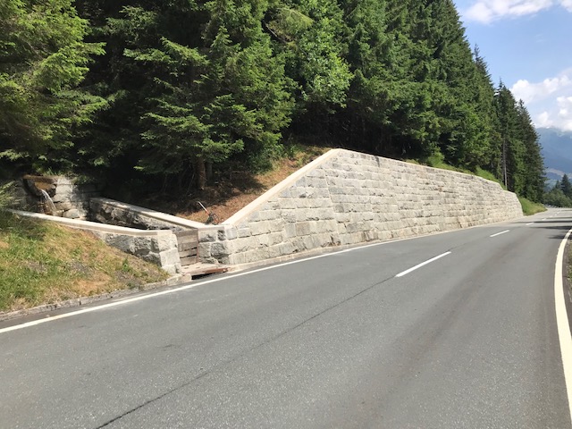 Mauersanierung an der Gerlos Alpenstraße in Krimml - Stavby silnic a mostů