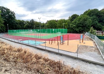 Multifunkční hřiště v obci Škvorec - CZ