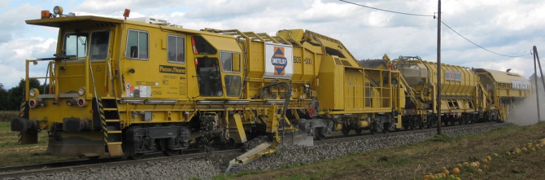 Network Rail High Speed 1 - Supply of On Track Plant, Survey & Design Services and Technical Support - Železniční stavby