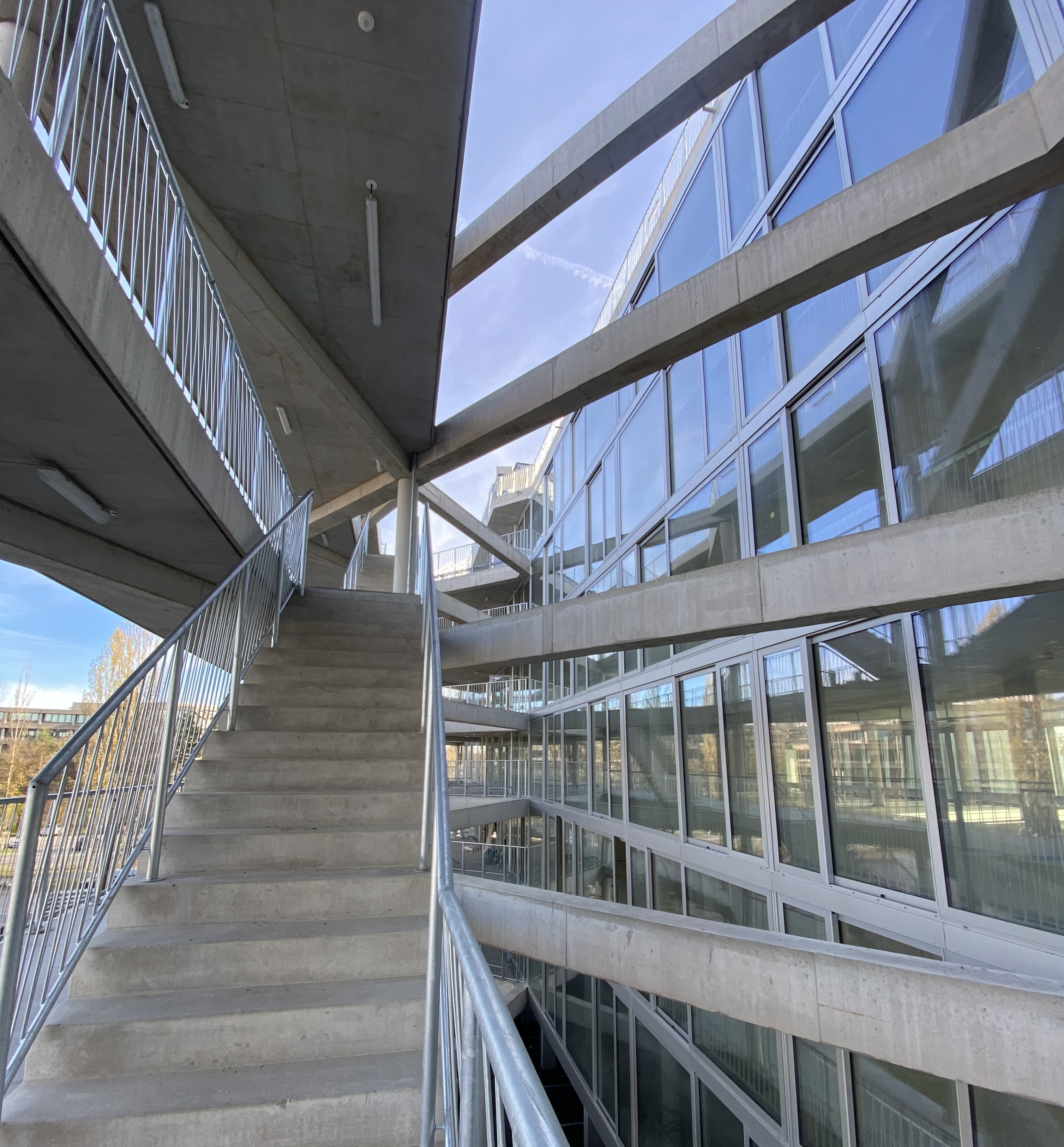 Hammerschmidt - Bürogebäude mit Dachterrasse und offenem Parkdeck - Pozemní stavby