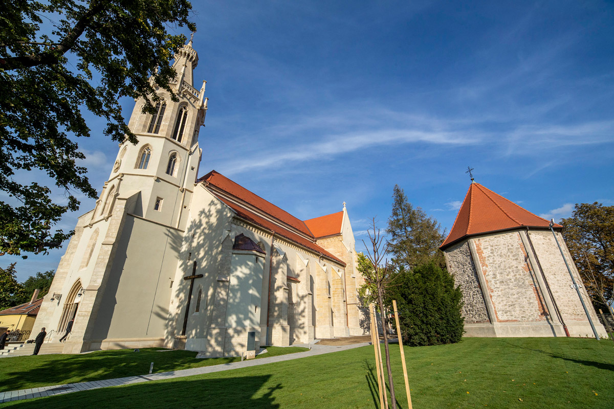 A Sankt Michael templom felújítása, Sopron - Pozemní stavby