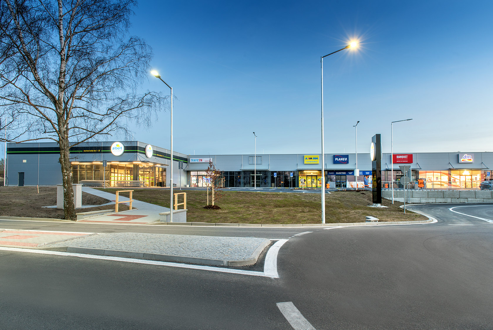 Milevsko – obchodní centrum - Pozemní stavby