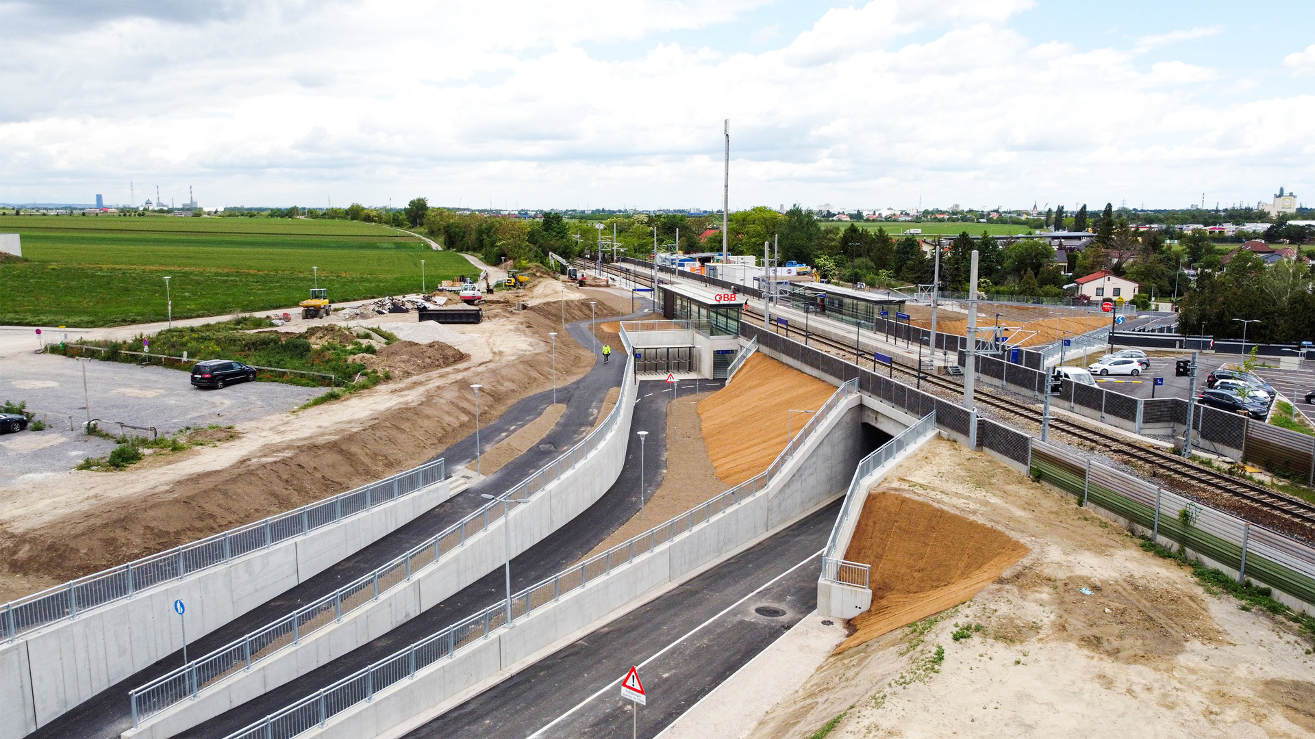 Busbahnhof Unterführung, Lanzendorf - Inženýrské stavby