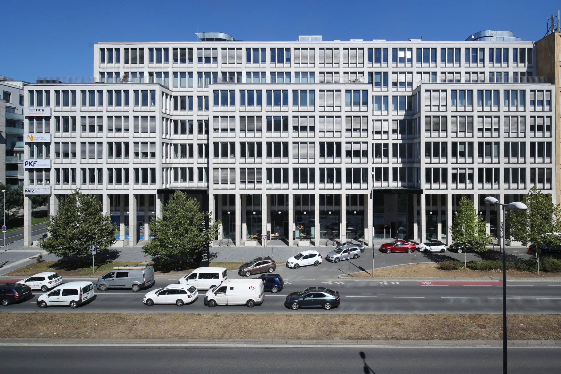 Praha 8 – administrativní budova Rohan - Pozemní stavby