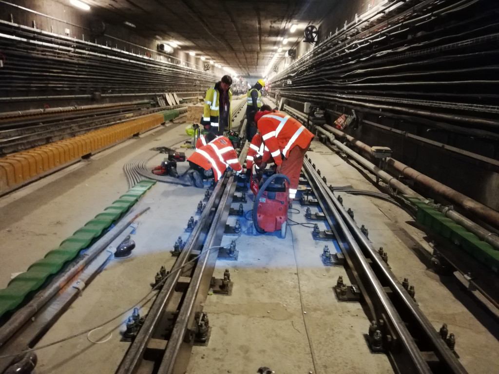 Budapesti M3 metróvonal rekonstrukciója - Železniční stavby