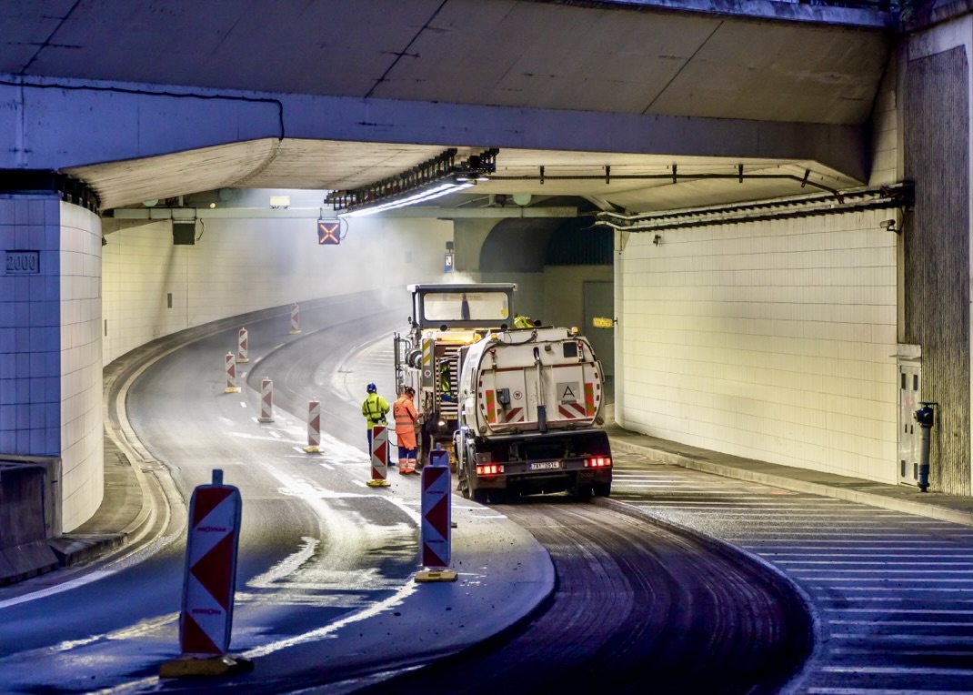 Rekonstrukce vozovky ve Zlíchovském tunelu, Praha - Stavby silnic a mostů