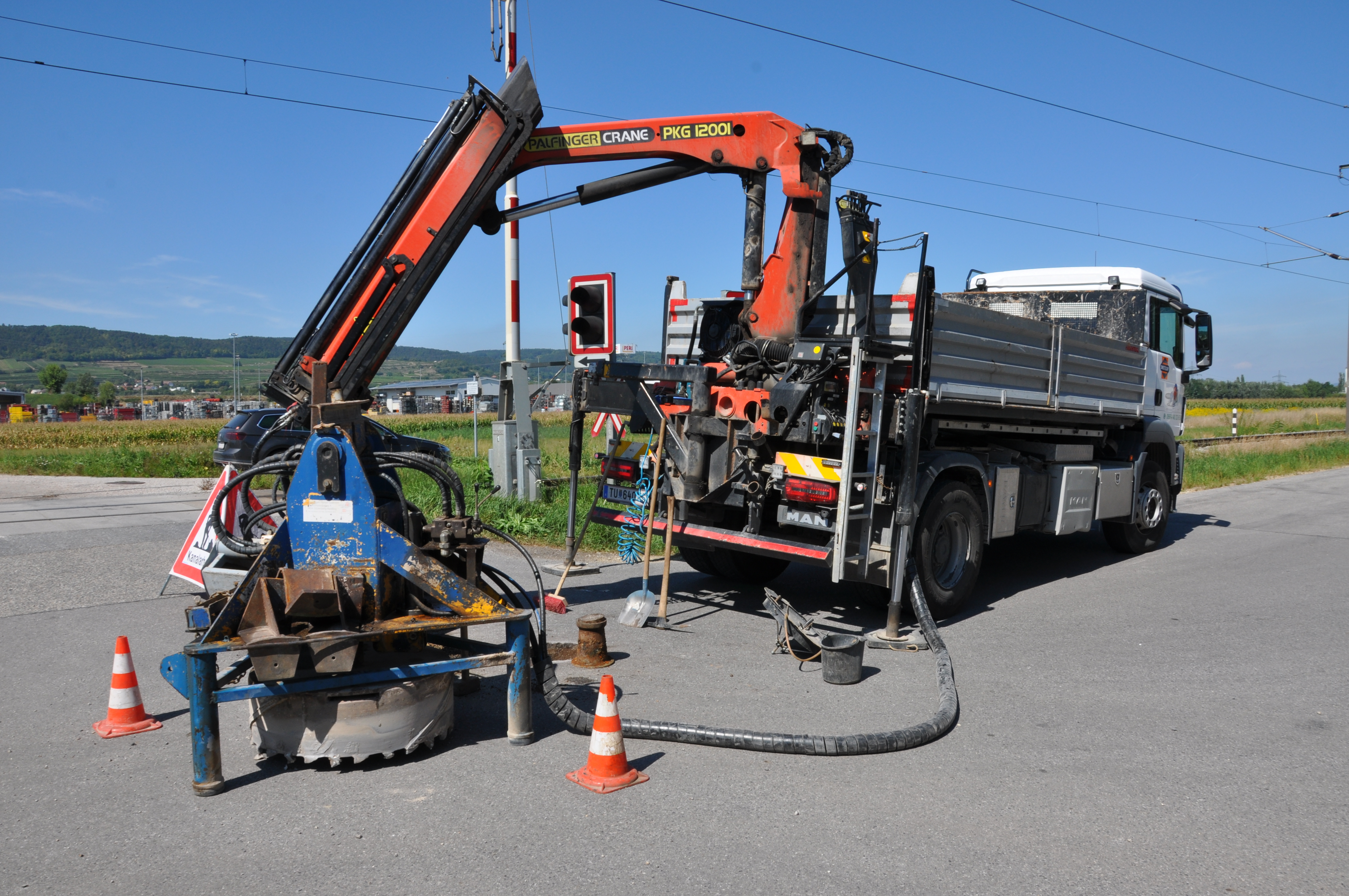 Schachtdeckel sanieren, heben und angleichen - Speciální obory činností