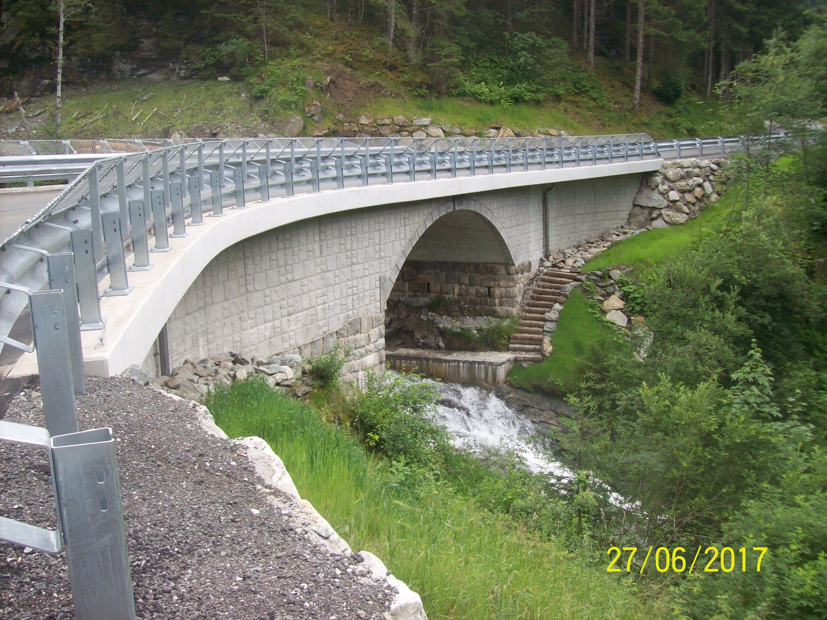 Schrabachbrücke auf der L264 Stubachtalstraße in Uttendorf - Stavby silnic a mostů