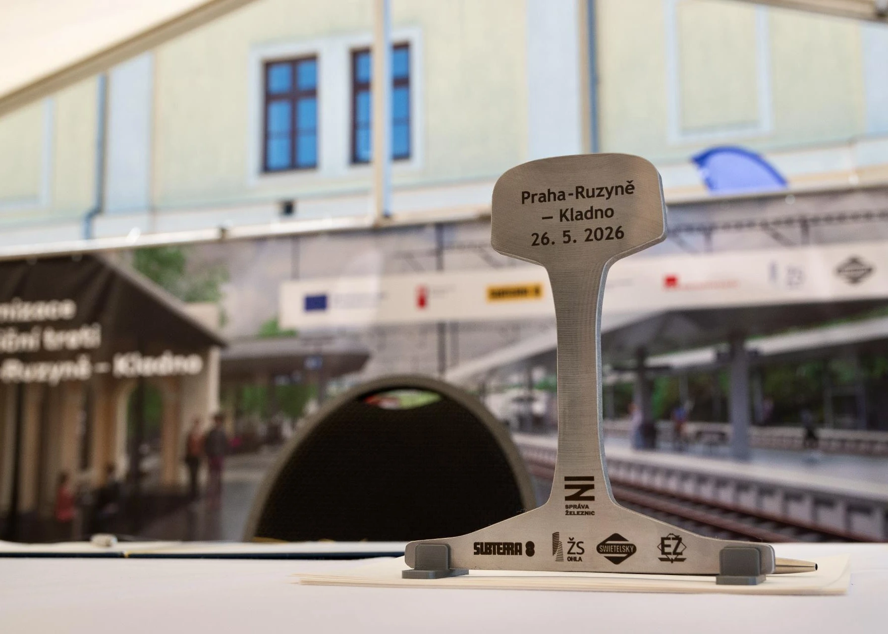 Rail Ruzyne 04