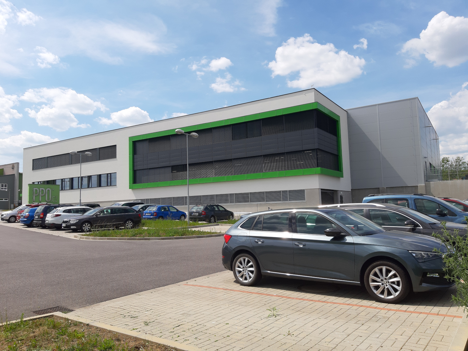 Znojmo – výrobní hala a vývojové centrum  PPO Group CZ - Pozemní stavby
