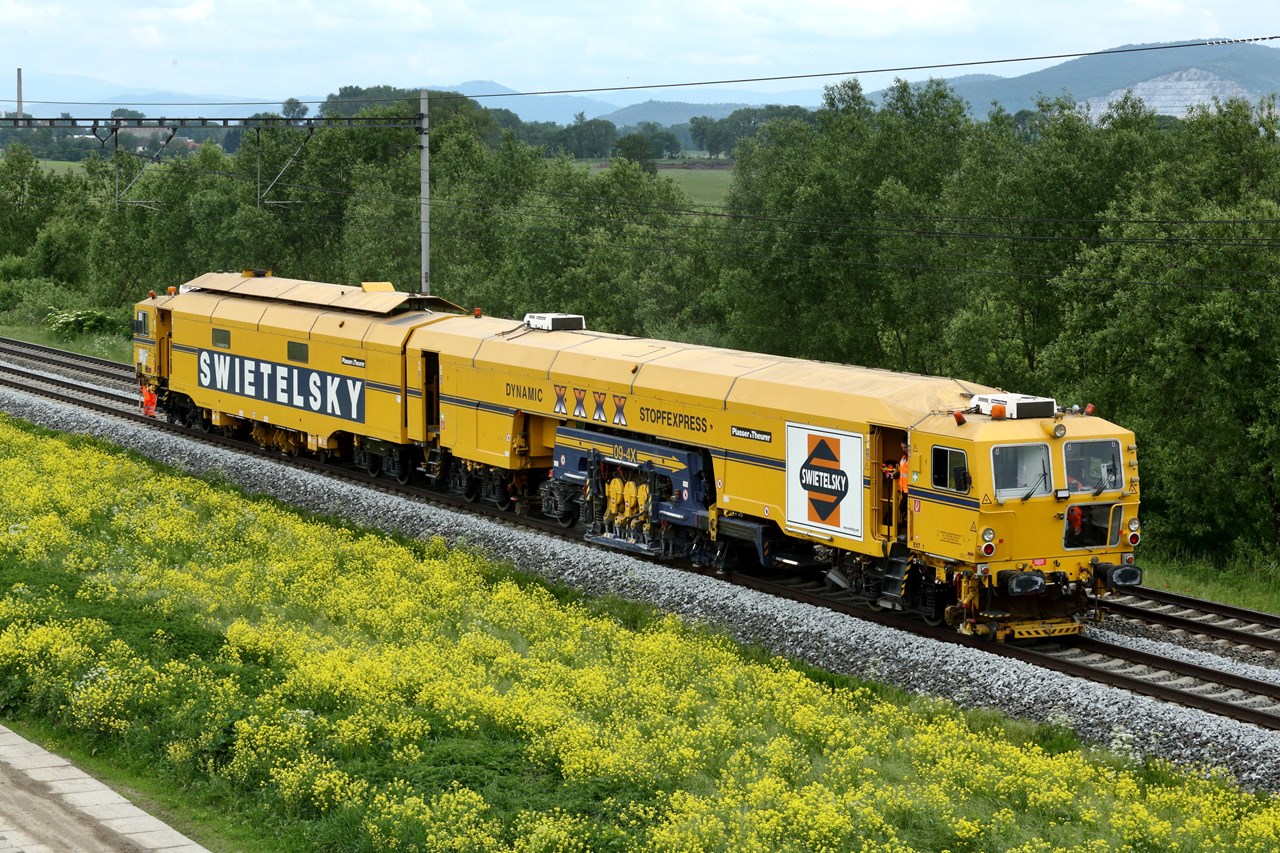 Oprava traťového úseku Zábřeh na Moravě – Olomouc hl. n. - Železniční stavby Oprava traťového úseku Zábřeh na Moravě – Olomouc hl. n. - Železniční stavby