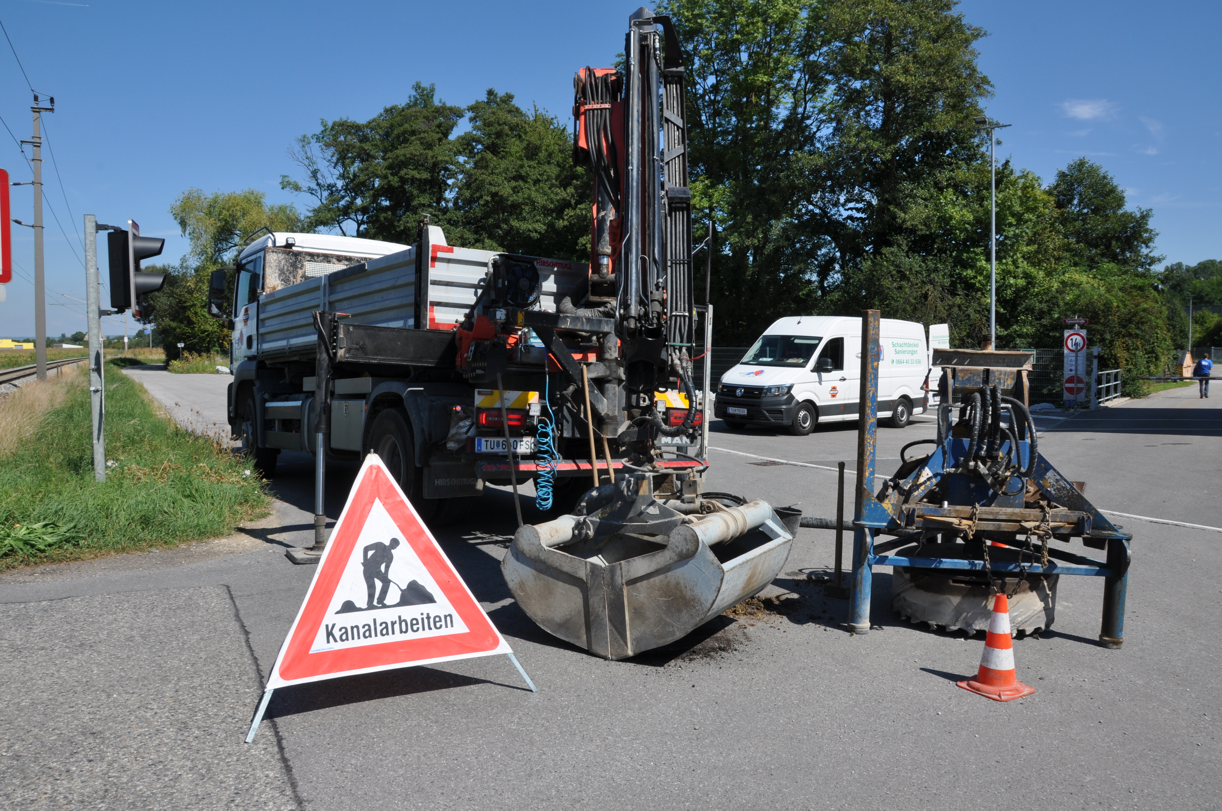 Schachtdeckel sanieren, heben und angleichen - Speciální obory činností