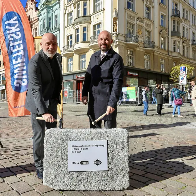 Plzen Namesti 02