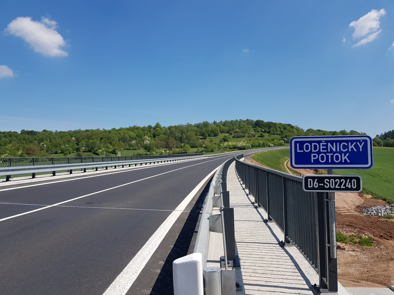 Dálnice D6, obchvat Řevničova – stavba mostu na přeložce silnice - Stavby silnic a mostů