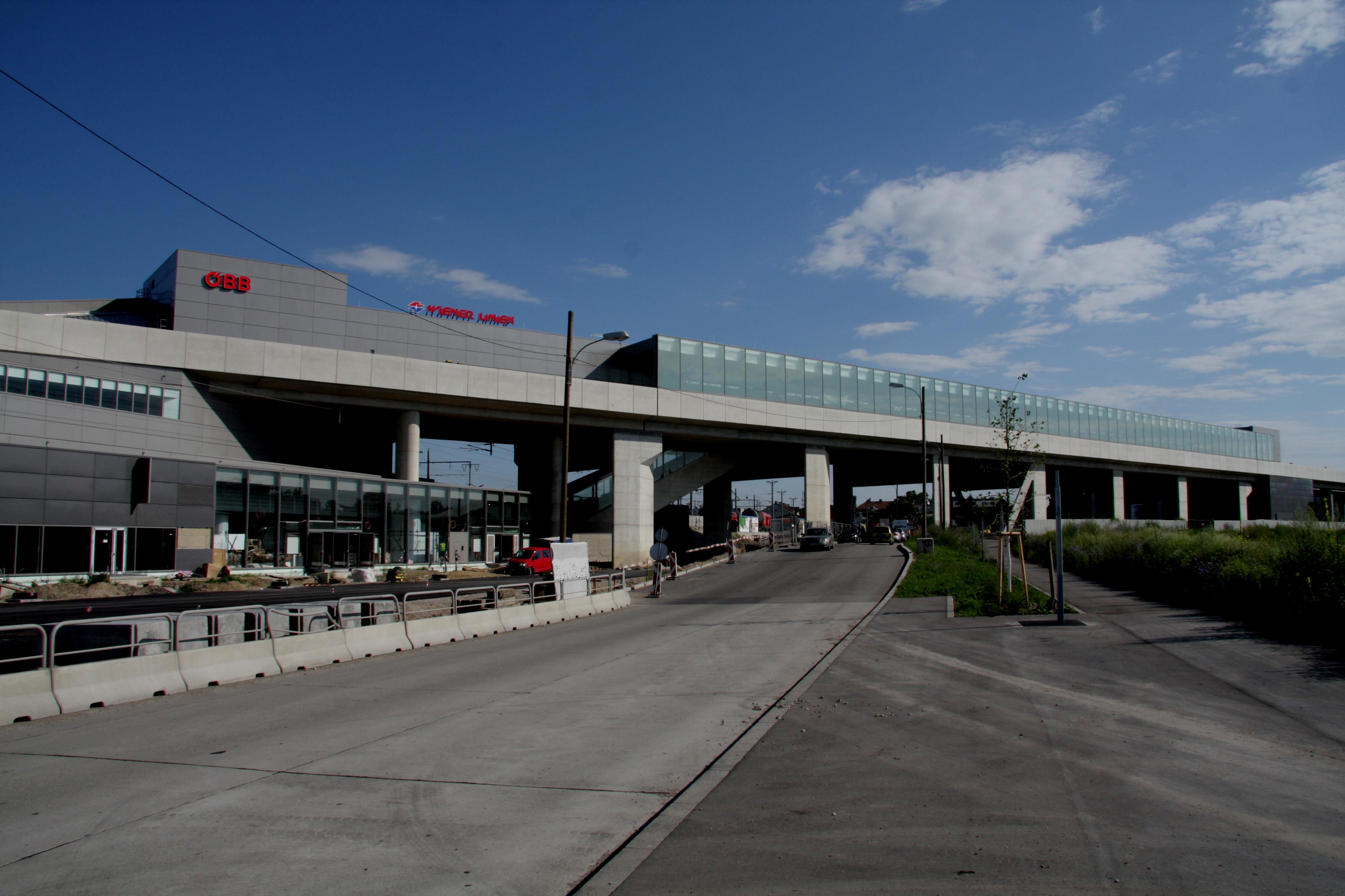 Wiener U-Bahnlinie 2, Baulos 8 - Stadlau - Stavby silnic a mostů