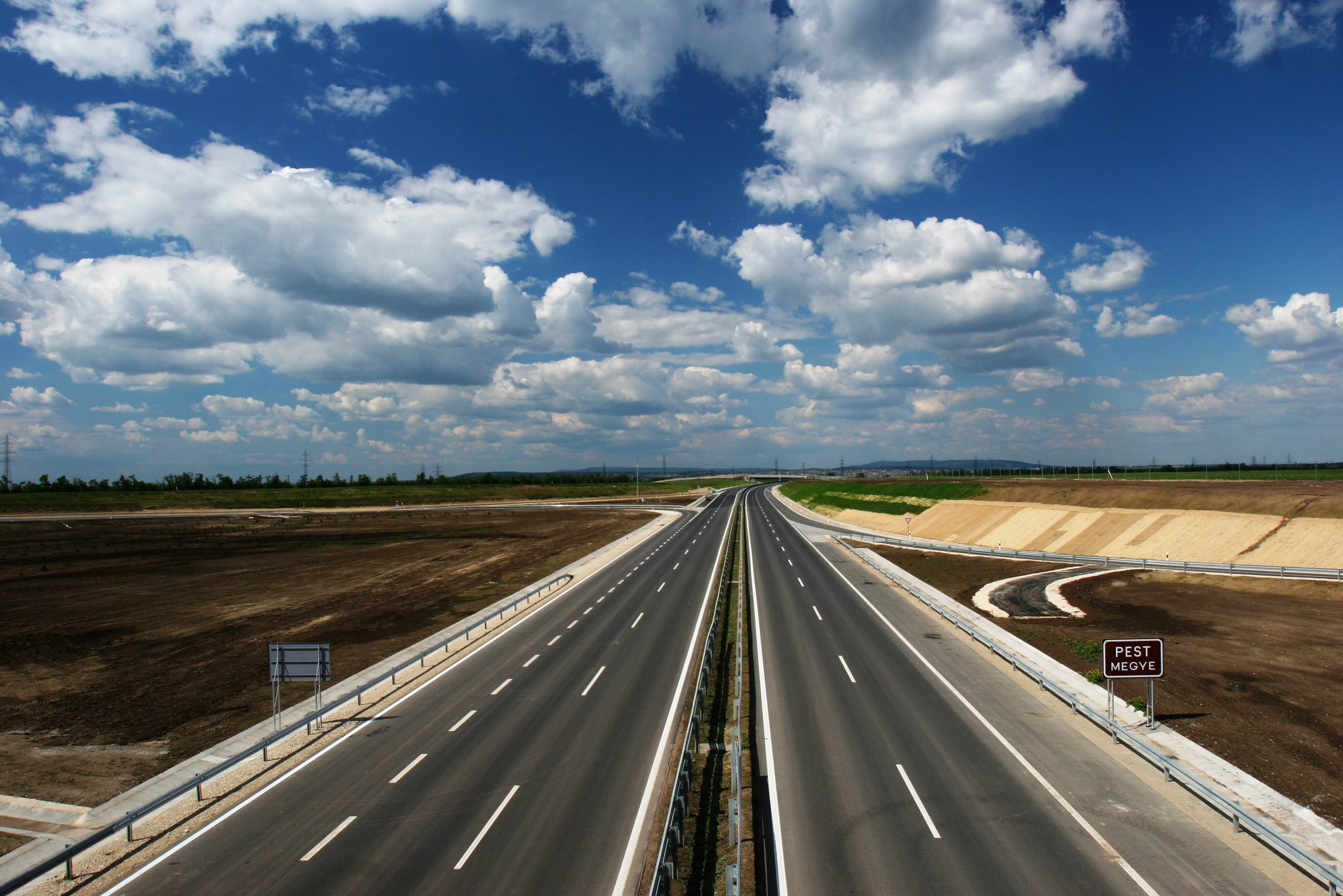 M6 autópálya  - Stavby silnic a mostů