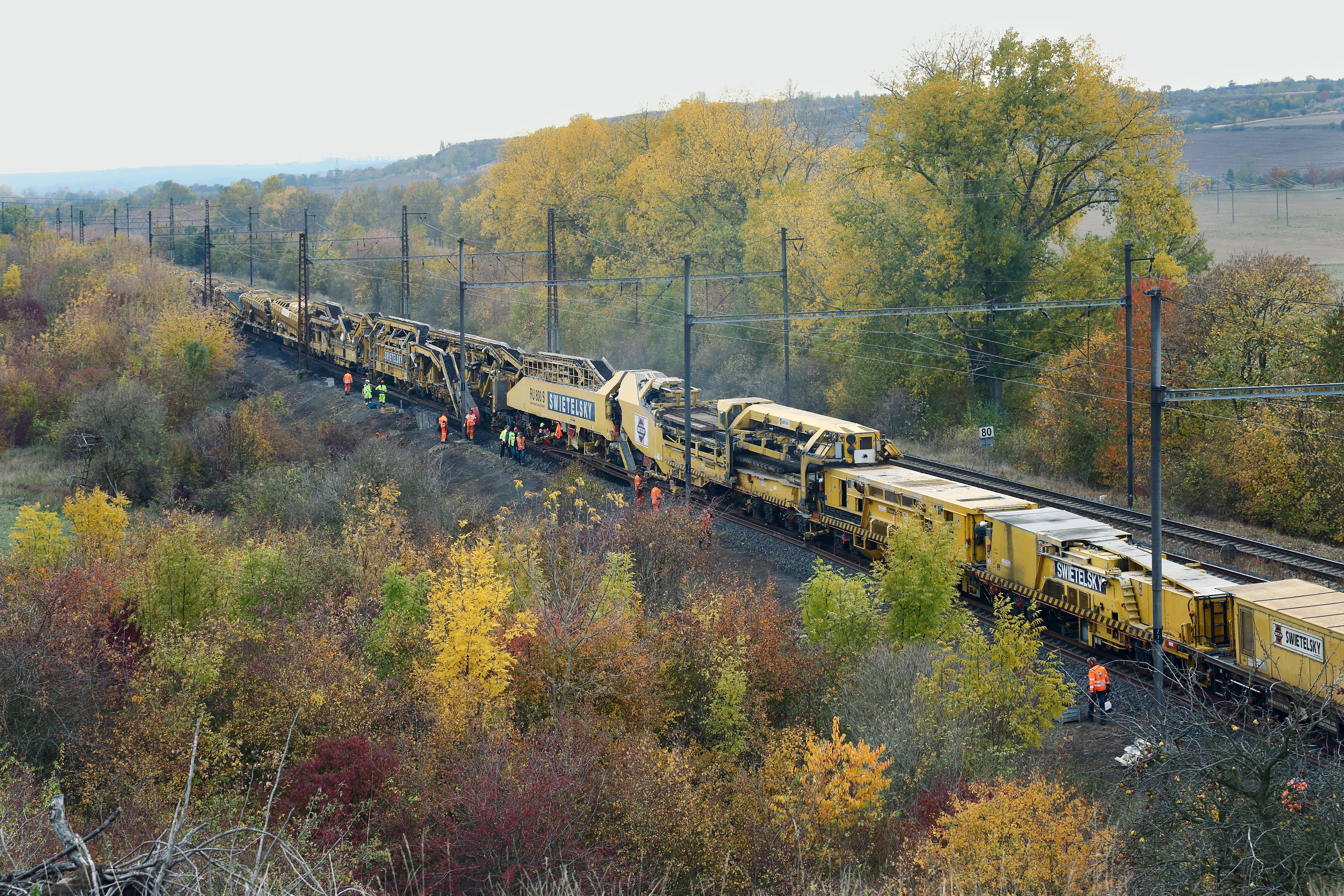 Stavební práce na železniční trati (RU 800S), Obrnice - Čížkovice - Železniční stavby