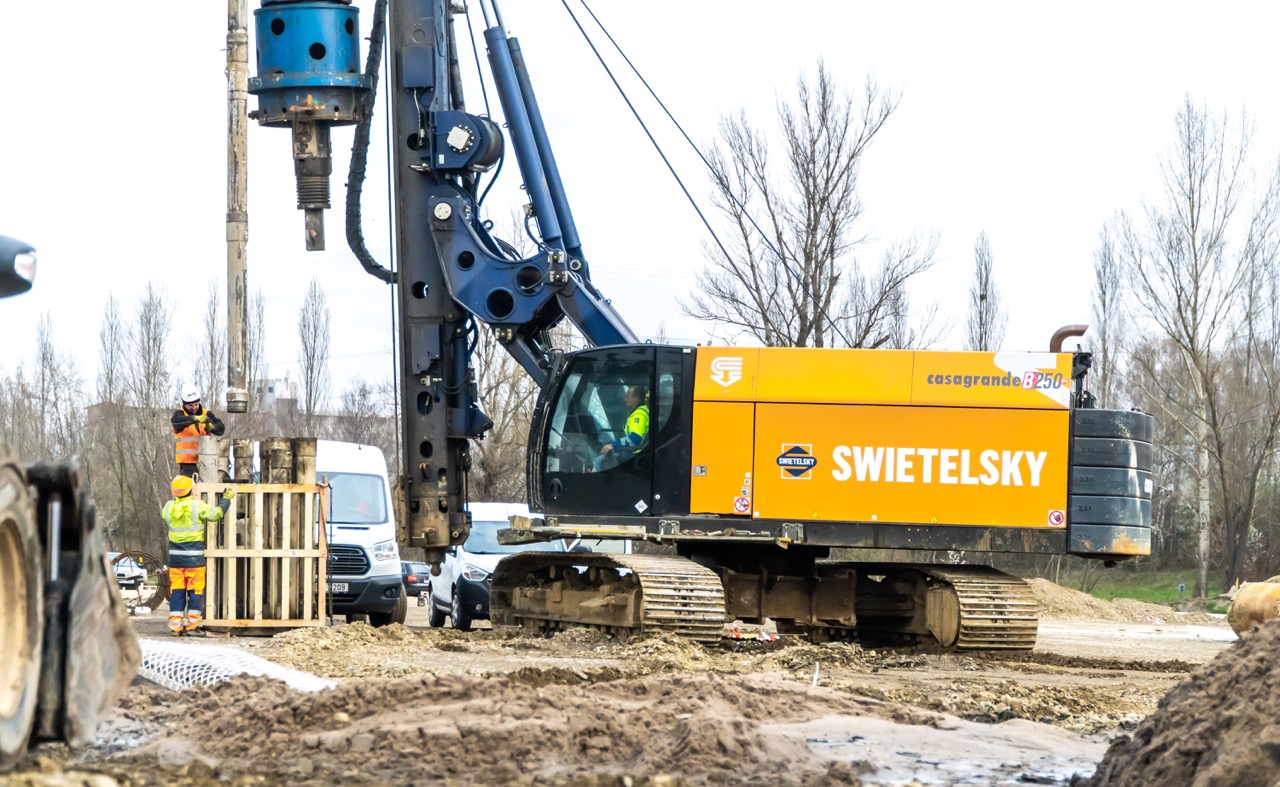 Překladiště, Přístav Kolín - Inženýrské stavby