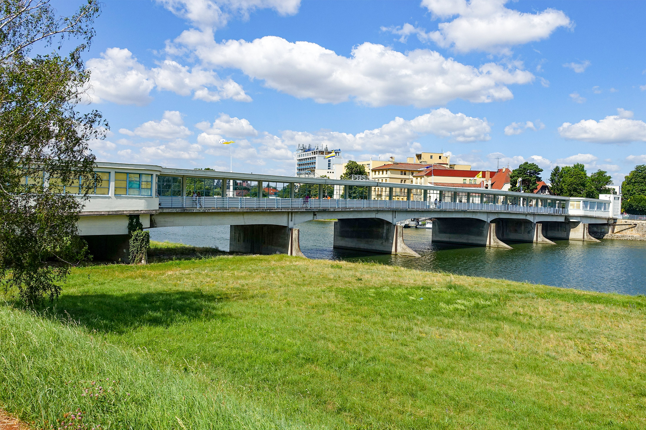 Výstavba mostov Kolonádový most, Piestany - Stavby silnic a mostů