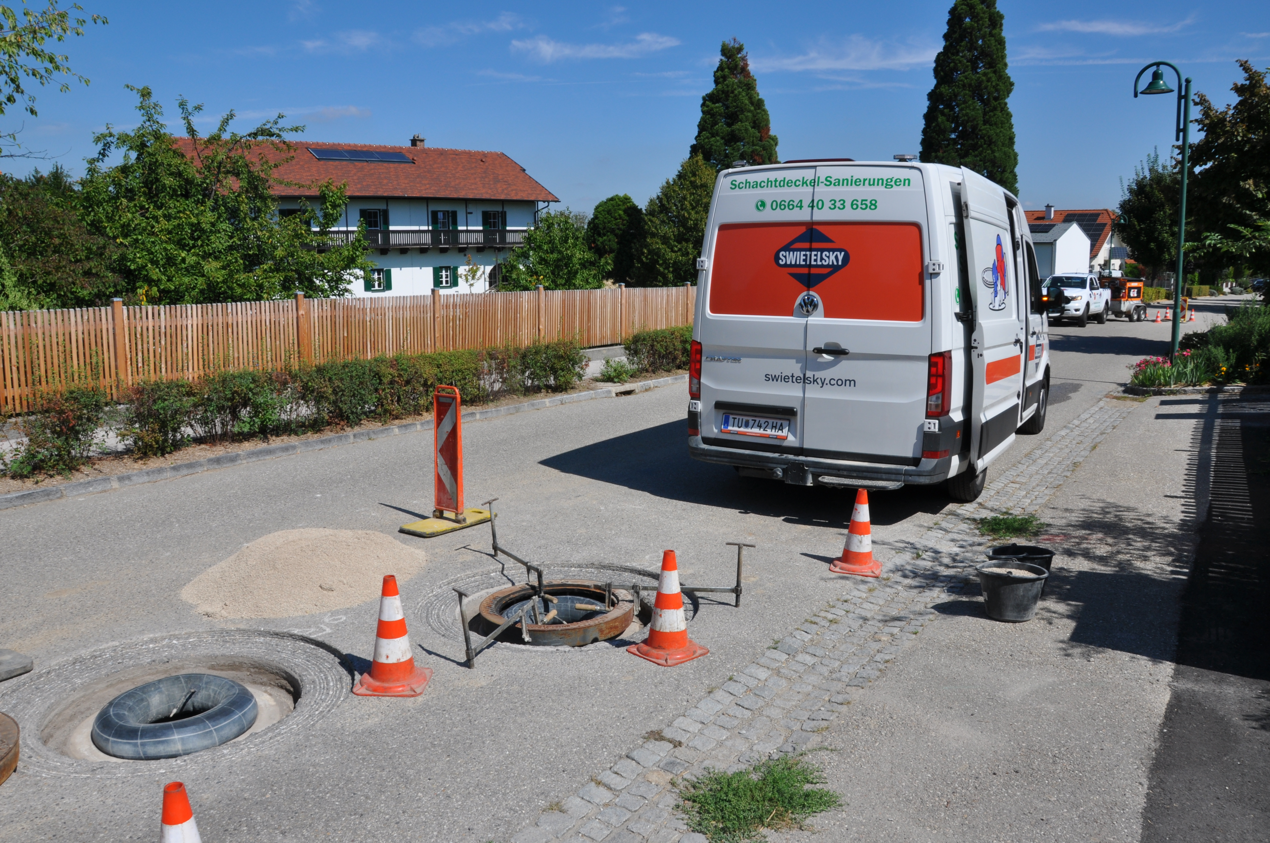 Schachtdeckel sanieren, heben und angleichen - Speciální obory činností