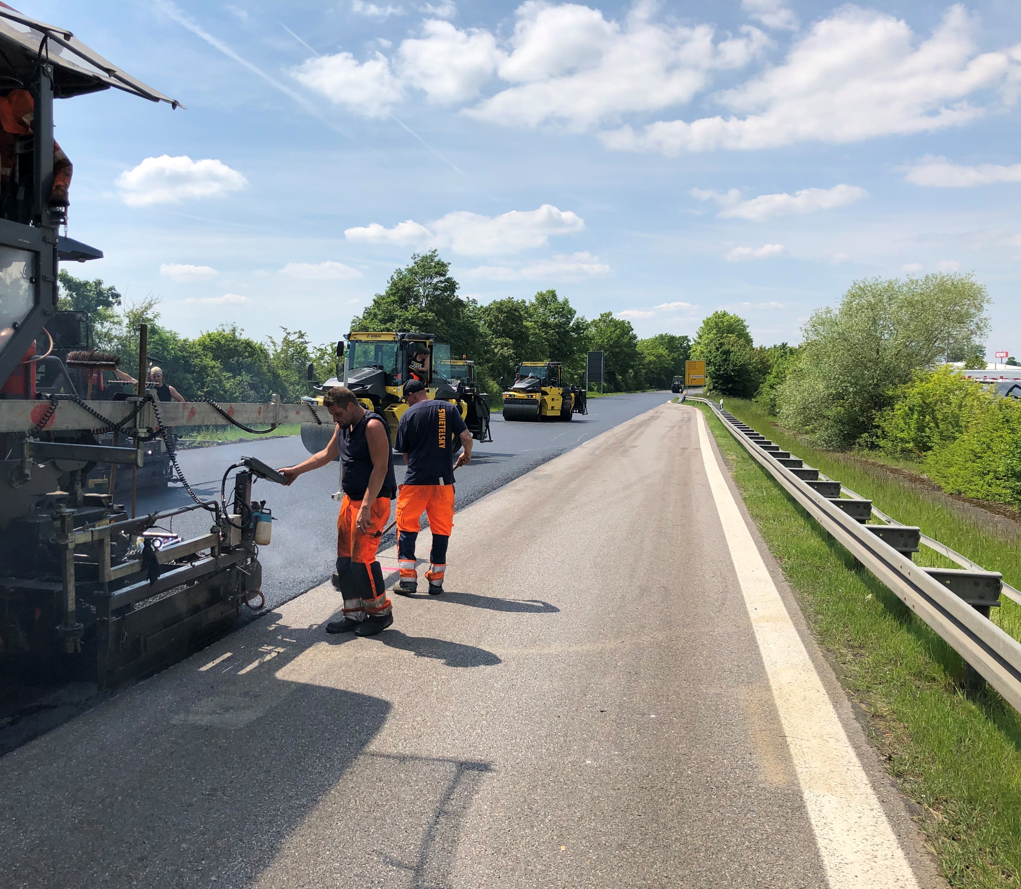 B16, Erneuerung der Fahrbahn - St. Bauamt Ingolstadt - Stavby silnic a mostů