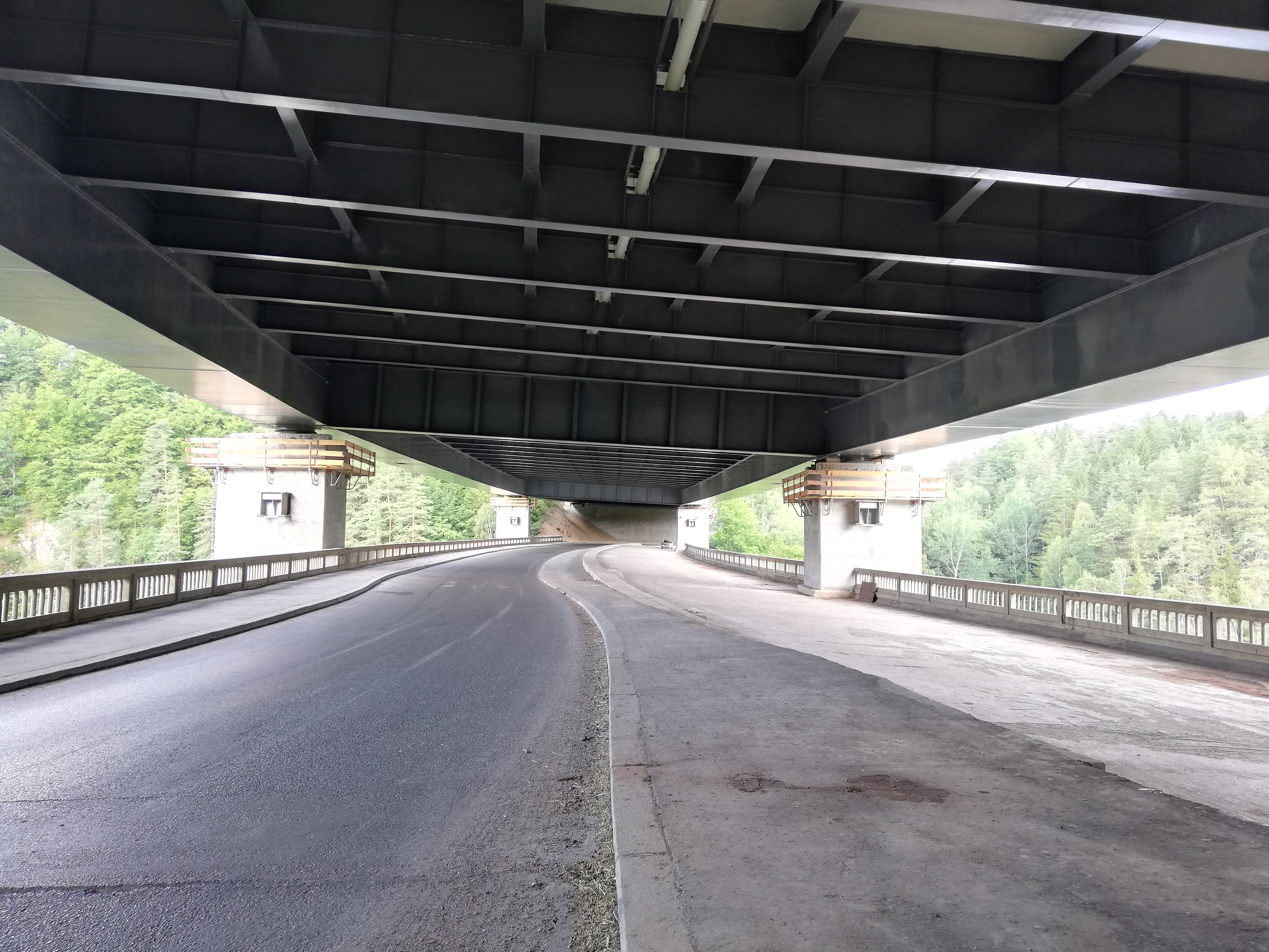 Dálnice D1, most Koberovice – dodávka mostních ložisek a závěrů - Stavby silnic a mostů