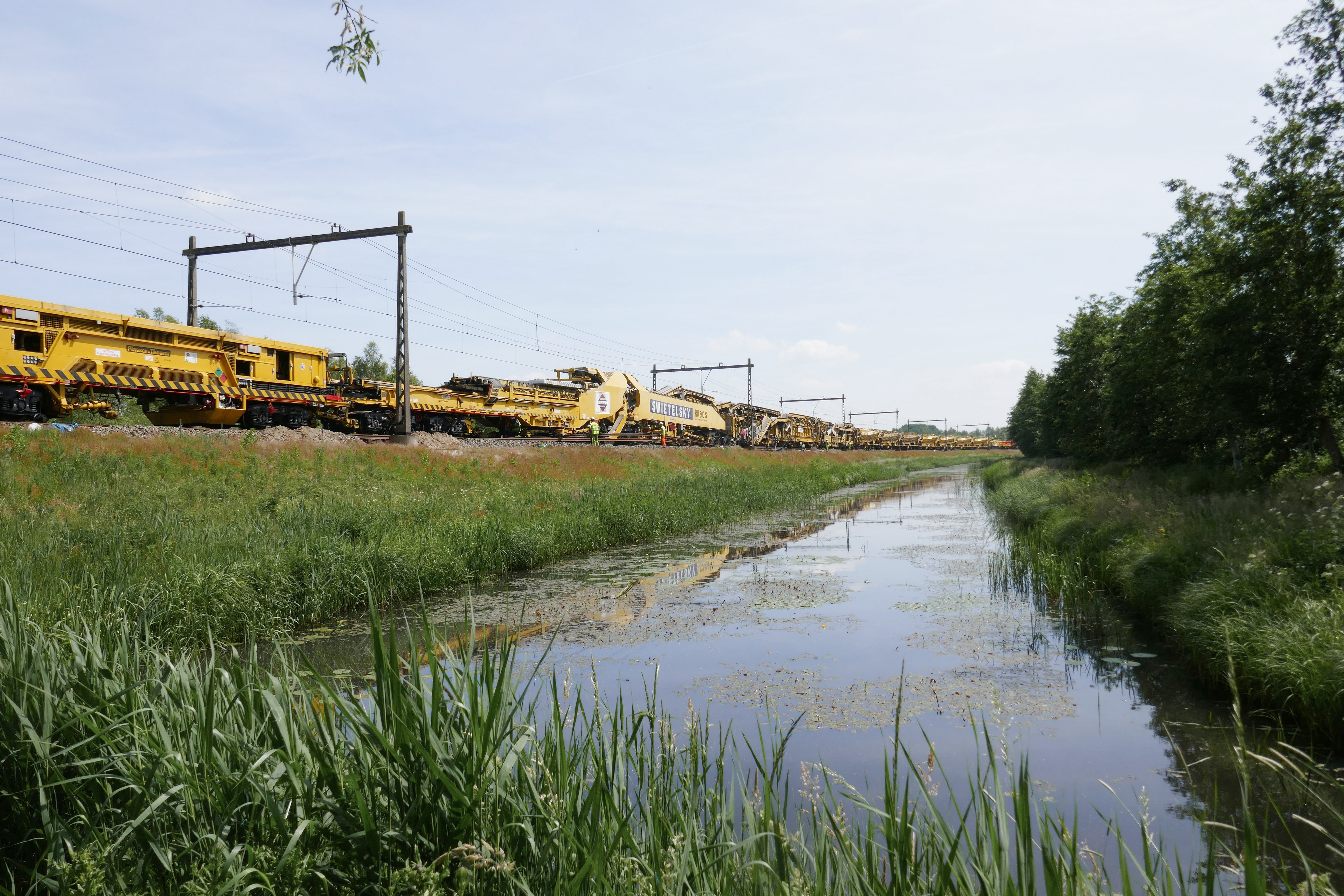 Bouwwerkzaamheden aan het spoor (RU 800 S), Wadden - Železniční stavby