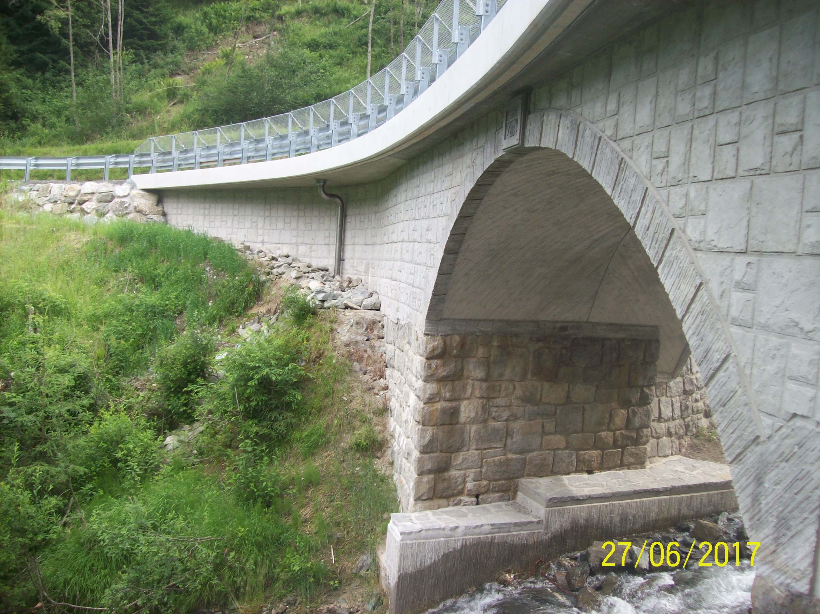 Schrabachbrücke auf der L264 Stubachtalstraße in Uttendorf - Stavby silnic a mostů