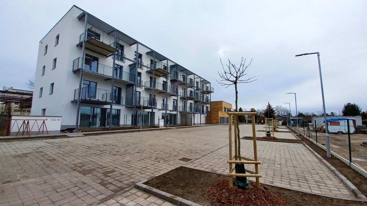 Přestavba administrativní budovy na bytový dům, Čelákovice - Pozemní stavby Přestavba administrativní budovy na bytový dům, Čelákovice - Pozemní stavby