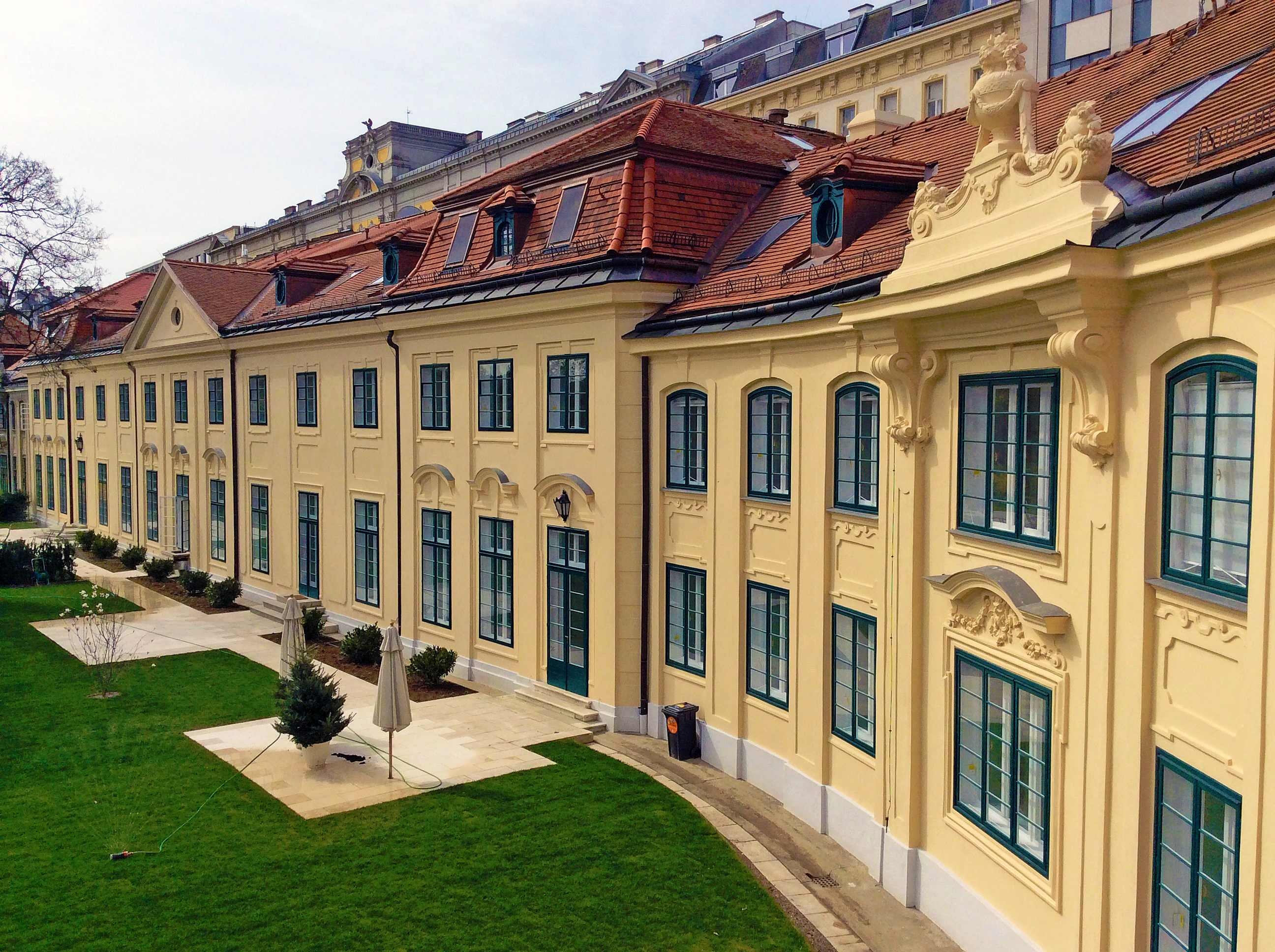 Schweizer Botschaft - Pozemní stavby