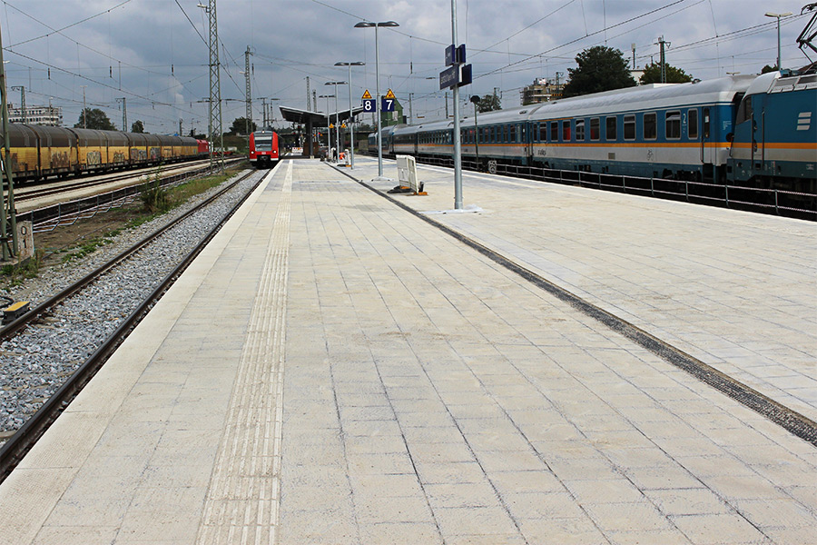 Bahnsteig Hauptbahnhof Landshut - Inženýrské stavby