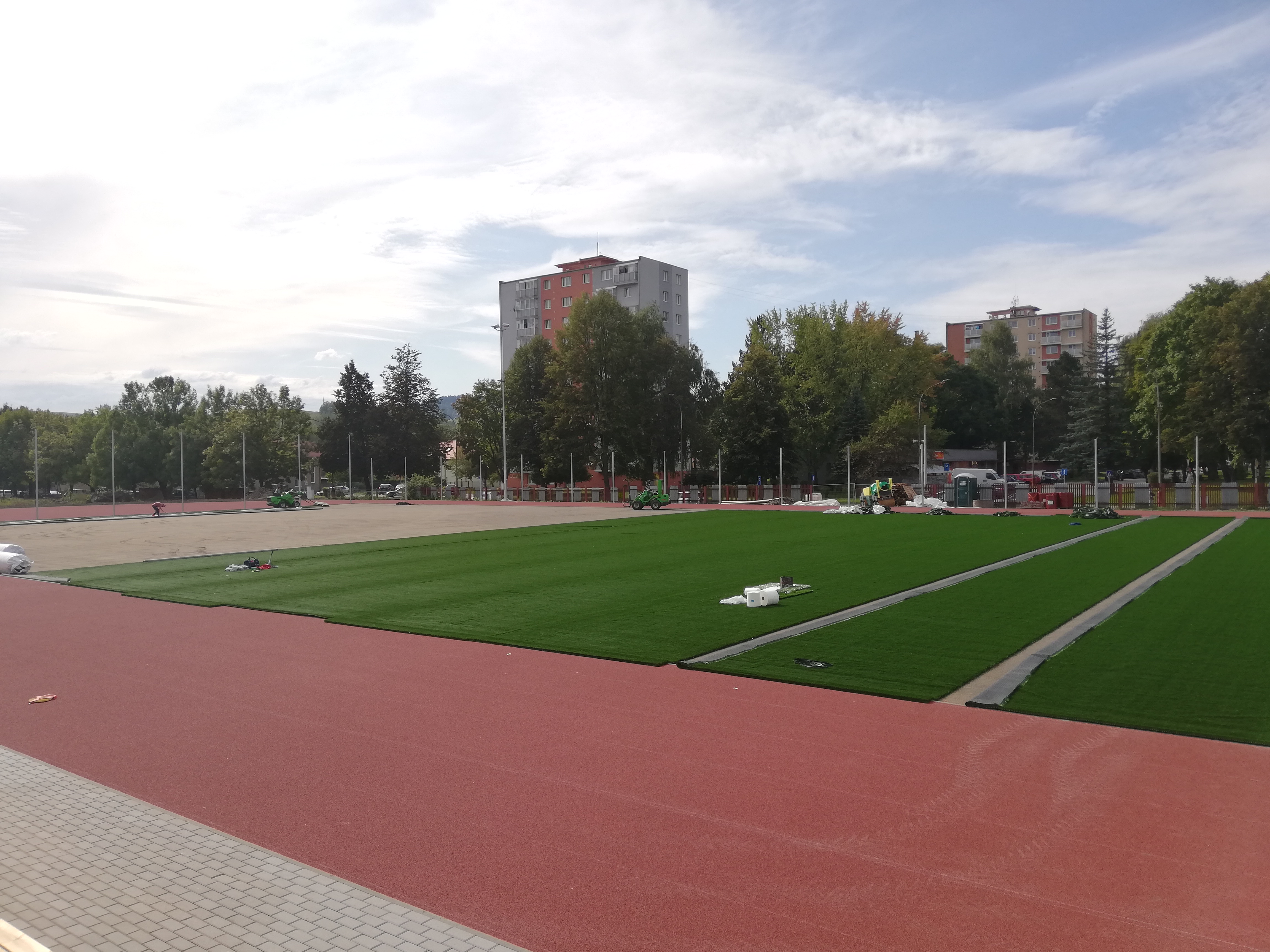 Športový areál s atletickou dráhou ul. Pionierska - Pozemní stavby