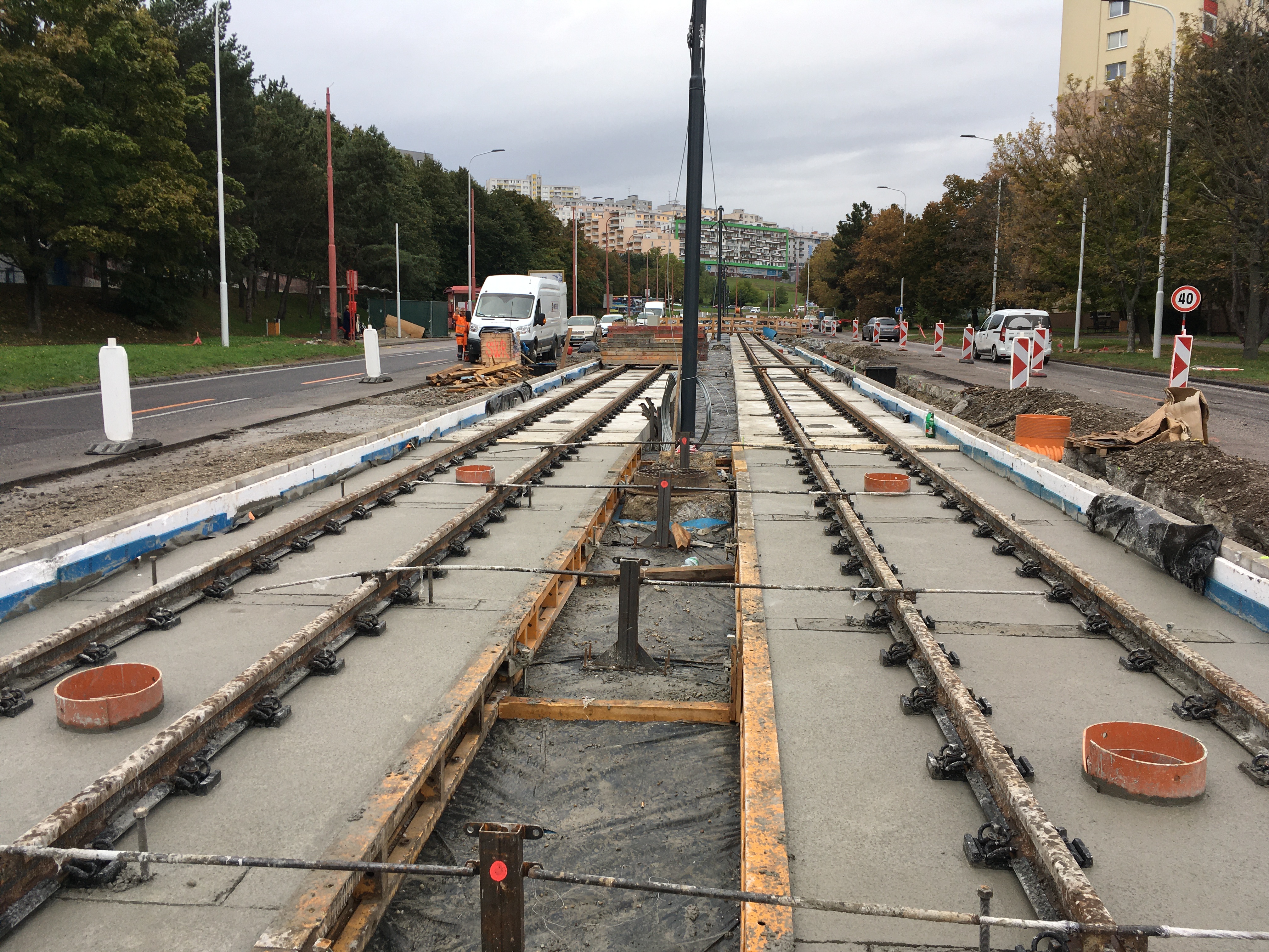 Tramvajová trať Dúbravsko – Karloveská radiála  - Železniční stavby