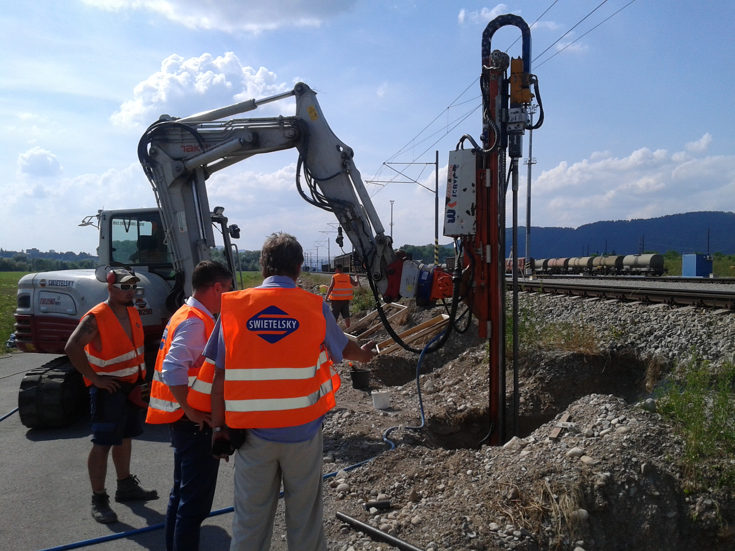 ŽSR, Žilina Teplička zriaďovacia stanica, 2. stavba, 2. etapa, protihlukové opatrenia a doplnenie železničnej infraštruktúry (2 400 m) - Železniční stavby