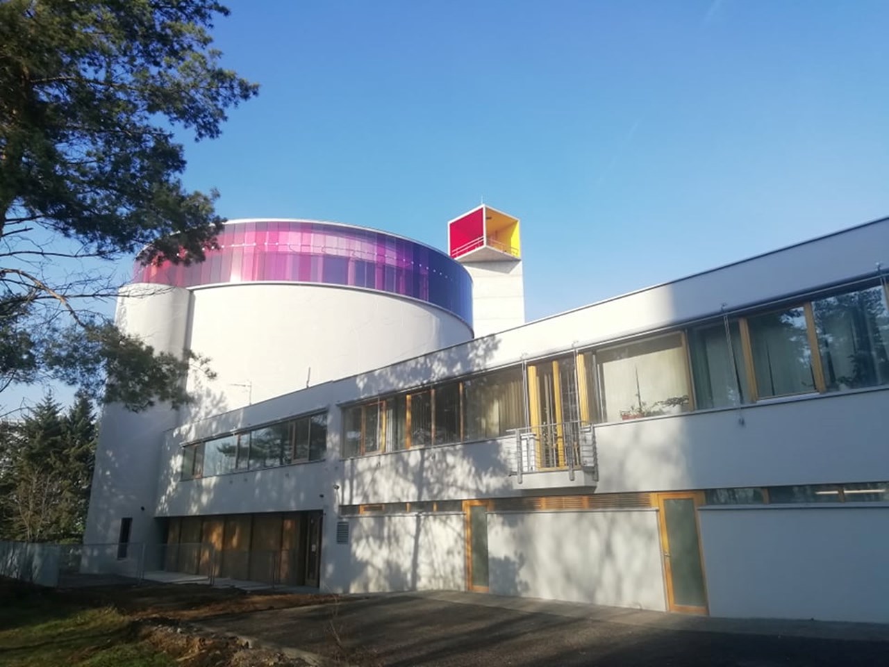 89716195 (15) 89716195 (15)