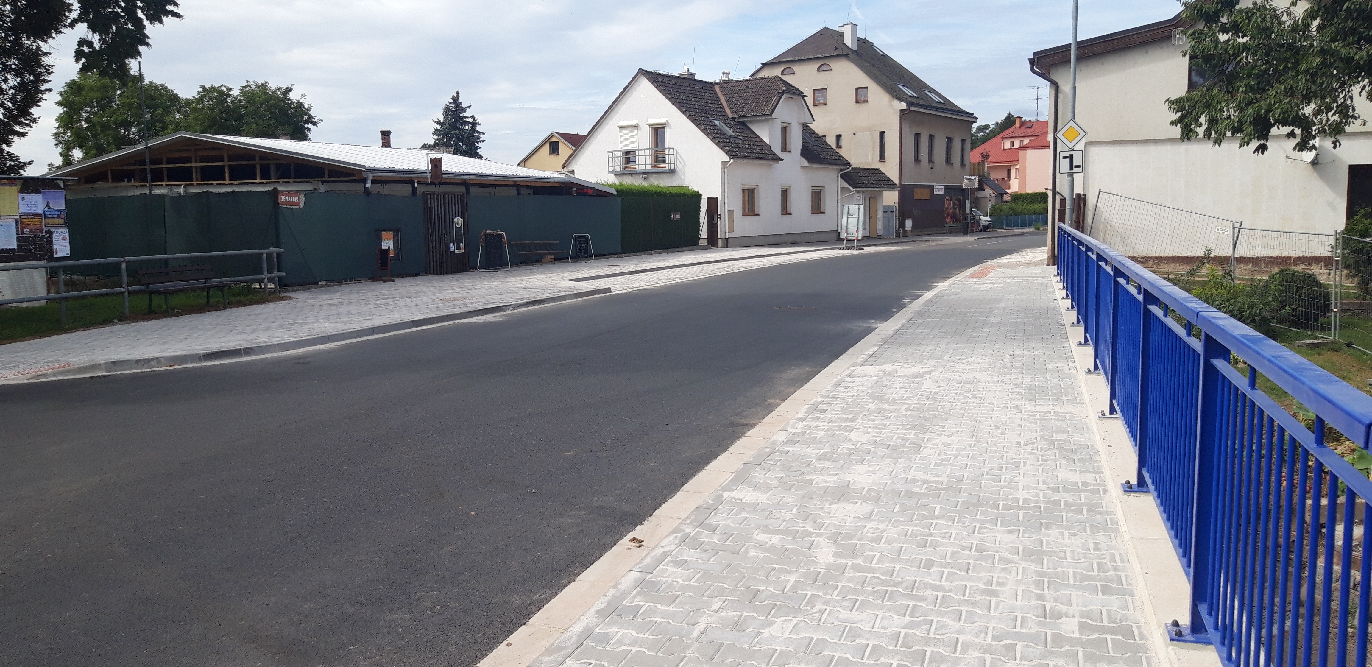 Silnice III/3089 – rekonstrukce průtahu obcí Smiřice - Stavby silnic a mostů