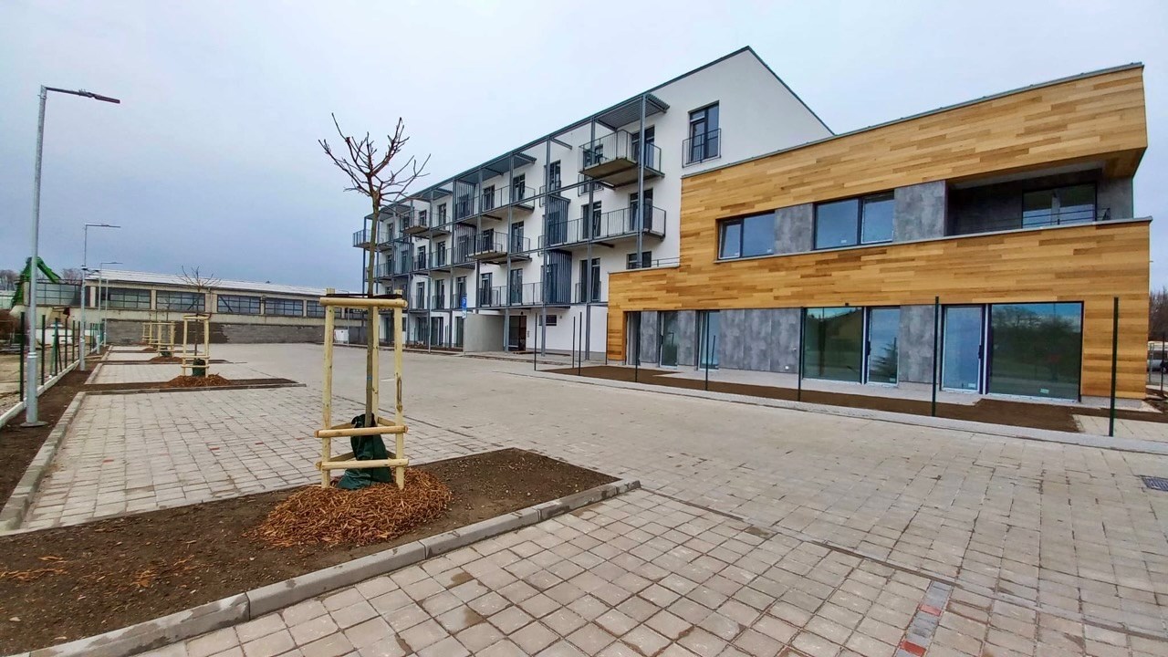 Přestavba administrativní budovy na bytový dům, Čelákovice - Pozemní stavby Přestavba administrativní budovy na bytový dům, Čelákovice - Pozemní stavby